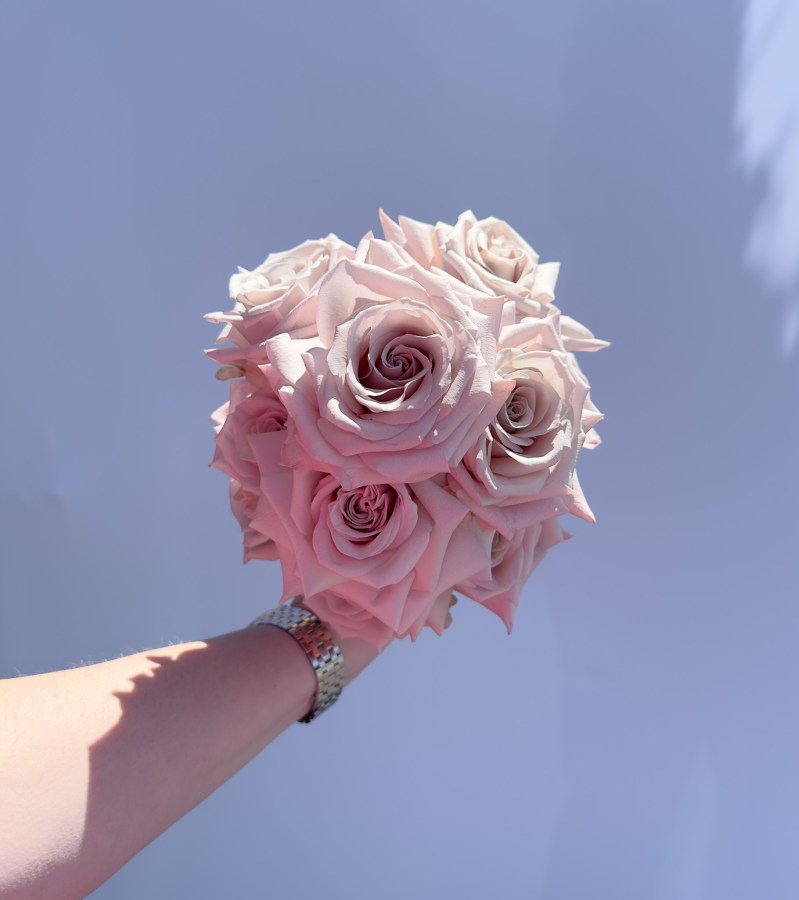 Blumengalerie-Shop-Hochzeitspaket-Brautstrauss-VogelperspektiveRosen.jpg